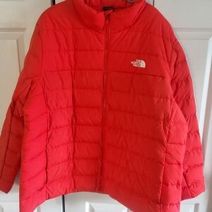 The North Face Mens Puffer Coat. NWT 3x Water Repellent. Fiery Red Down Filled